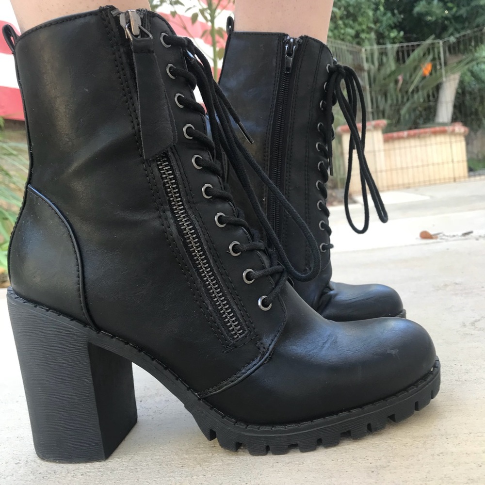Shoes - boots